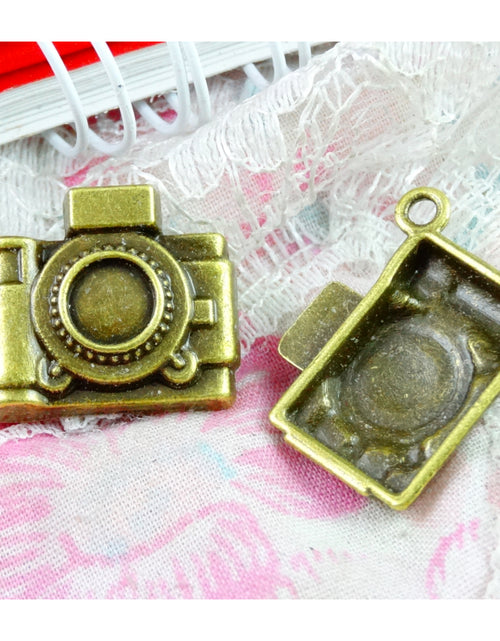 Load image into Gallery viewer, Charm Pendant