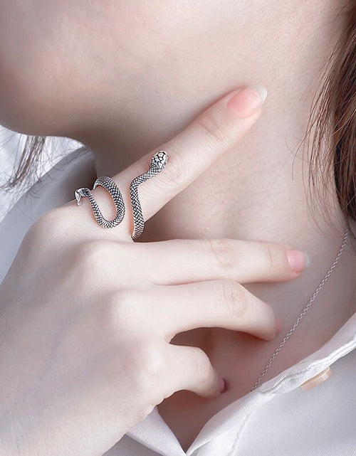 Load image into Gallery viewer, Snake Design Ring